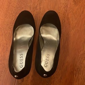 Guess women’s pump heels size 7 black suede, worn once before